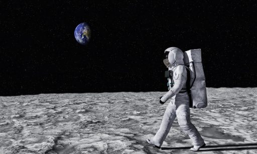 Uitzicht vanuit de ruimte op de aarde, zoals een astronaut die zou zien tijdens een maanmissie